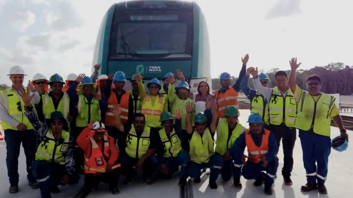 Conductores del Tren Maya son capacitados en España; hay una mujer entre ellos