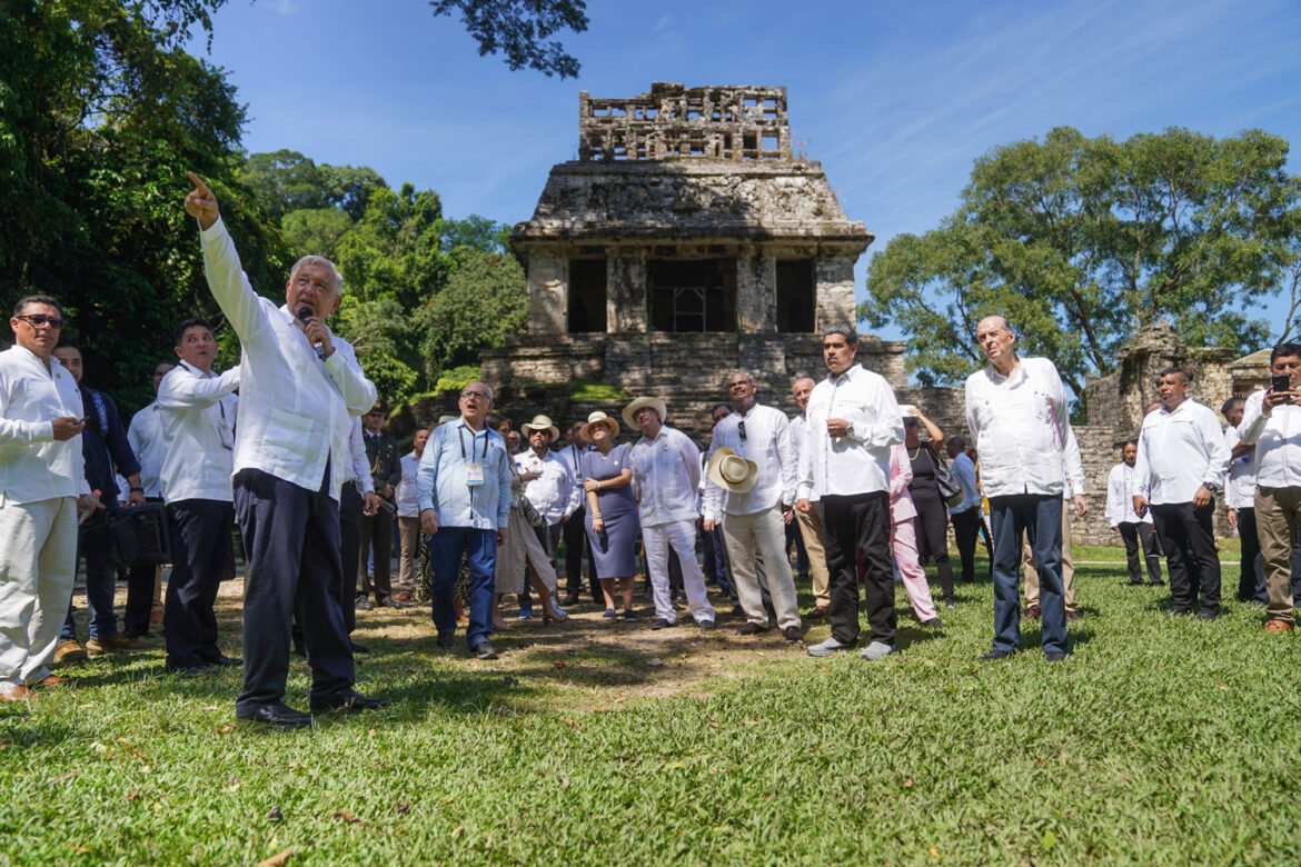 Presidente encabeza Encuentro de Palenque, por una vecindad fraterna y con bienestar; llama a sumar esfuerzos para atender migración