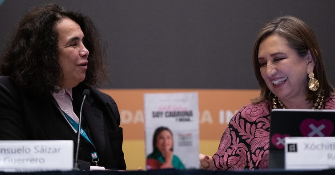 Xóchitl Gálvez olvida nombre de su libro ‘Soy cabrona y media’ en la FIL
