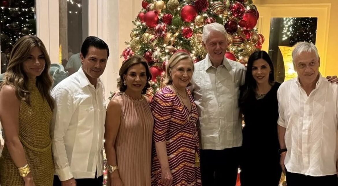 Peña Nieto reaparece… con los Clinton y en República Dominicana